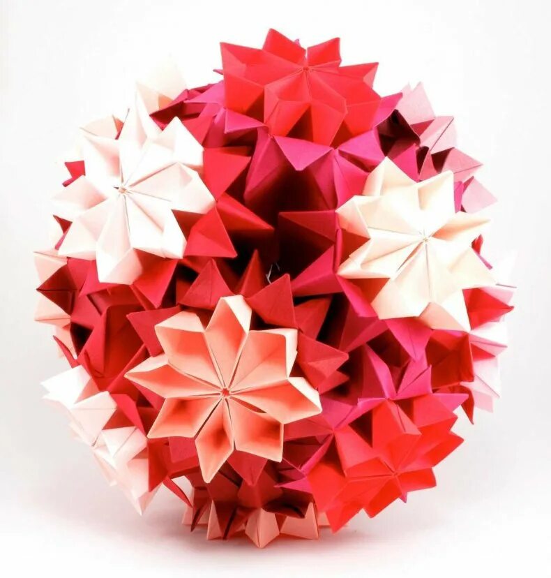 Шарик из бумаги. Модульное оригами Kusudama. Кусудами елочные игрушки. Оригами шар. Шар из оригами.