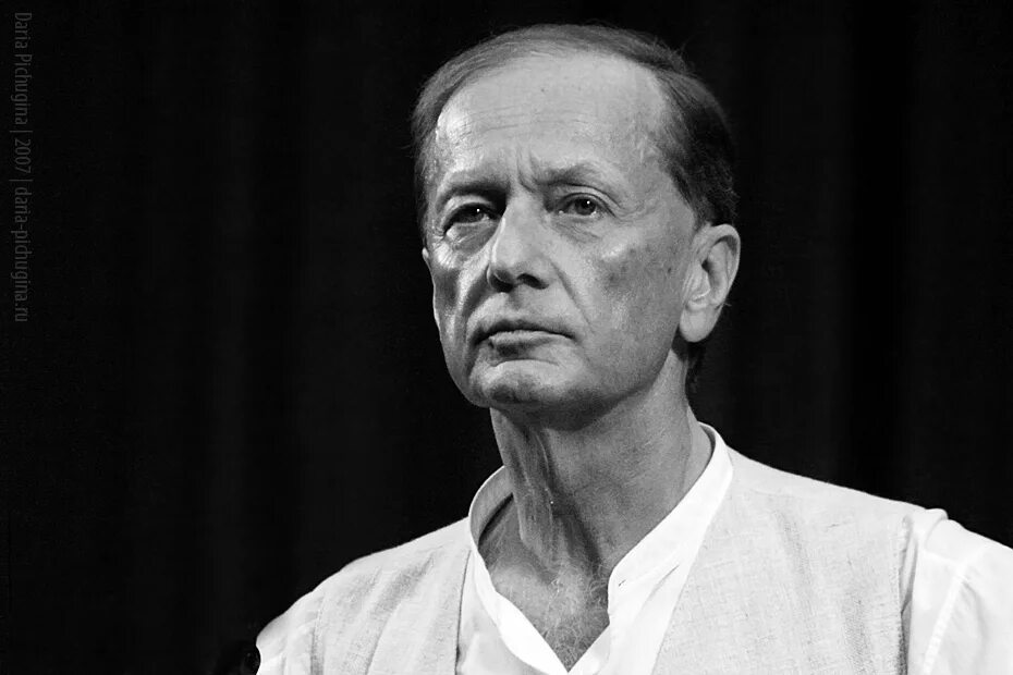 сатирик михаил задорнов. михаил задорнов (1948). задорный класс. михаил задорнов. михаил задорнов чб.