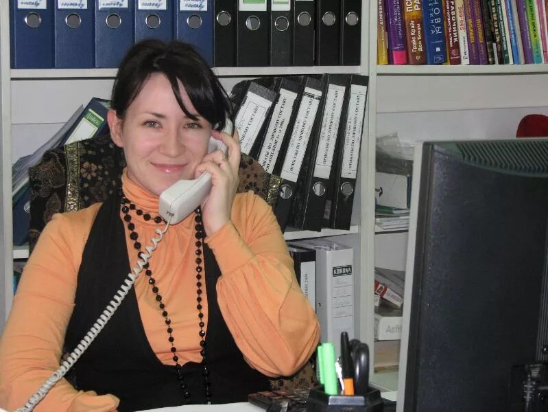 подработка без опыта работы. вахта. женщина фасовщица. сотрудник без опыта. женщины на вахте.