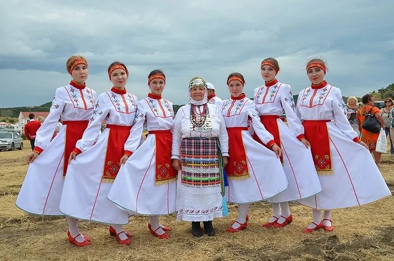 Народ чуваши, Чувашская Республика. Коренной народ Чувашии. Праздник Акатуй Чувашский национальный костюм. Чувашия нация.