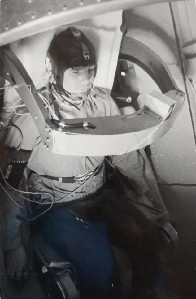 Первый космонавт перед гагариным. Гагарин 1960. Подготовка Гагарина к полету. Гагарин 1959. Подготовка Юрия Гагарина к полету в космос.