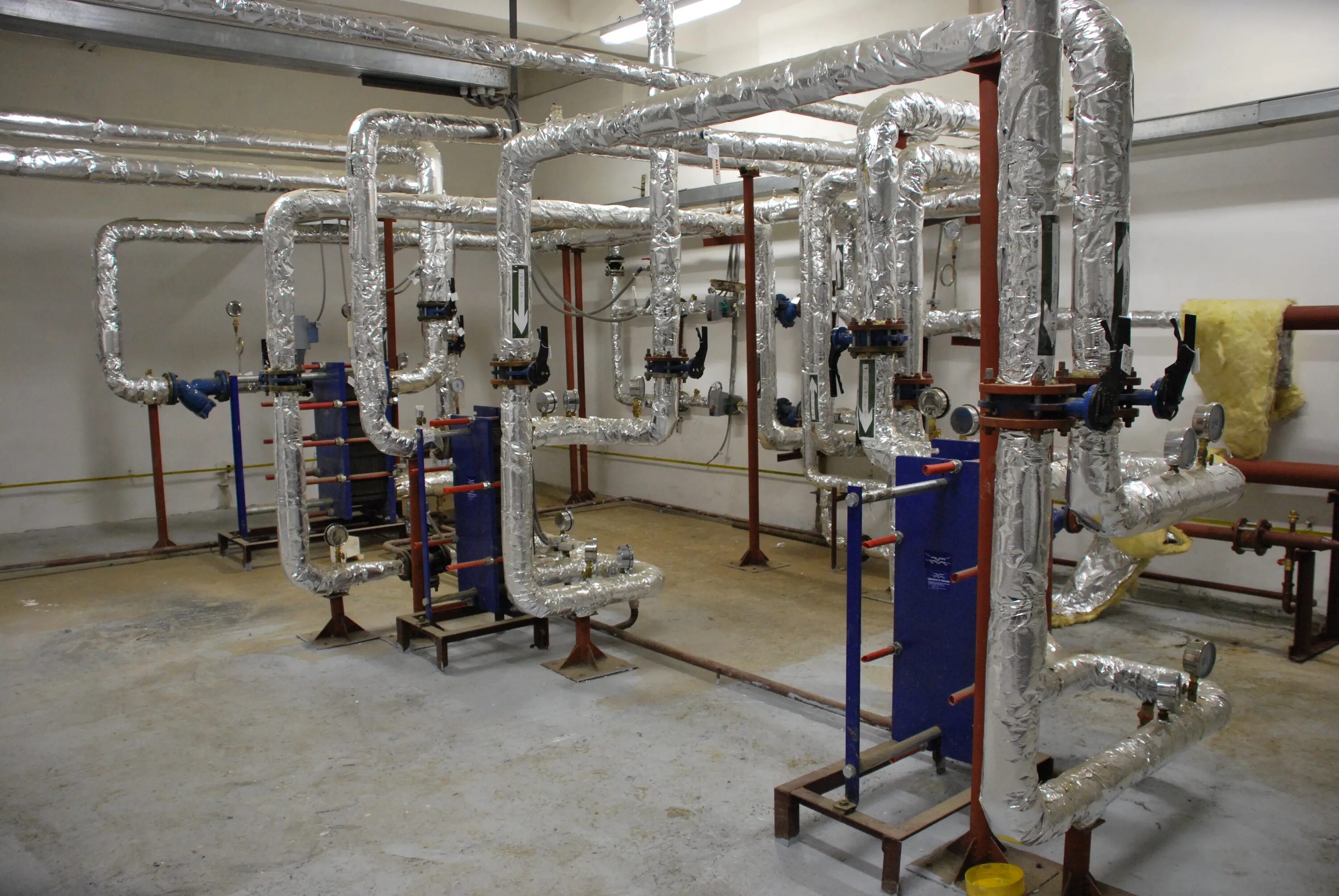 узел управления. бтп узел гвс danfoss. итп тепловой пункт. блочный тепловой пункт данфосс отопление. блочный индивидуальный тепловой пункт бтп.