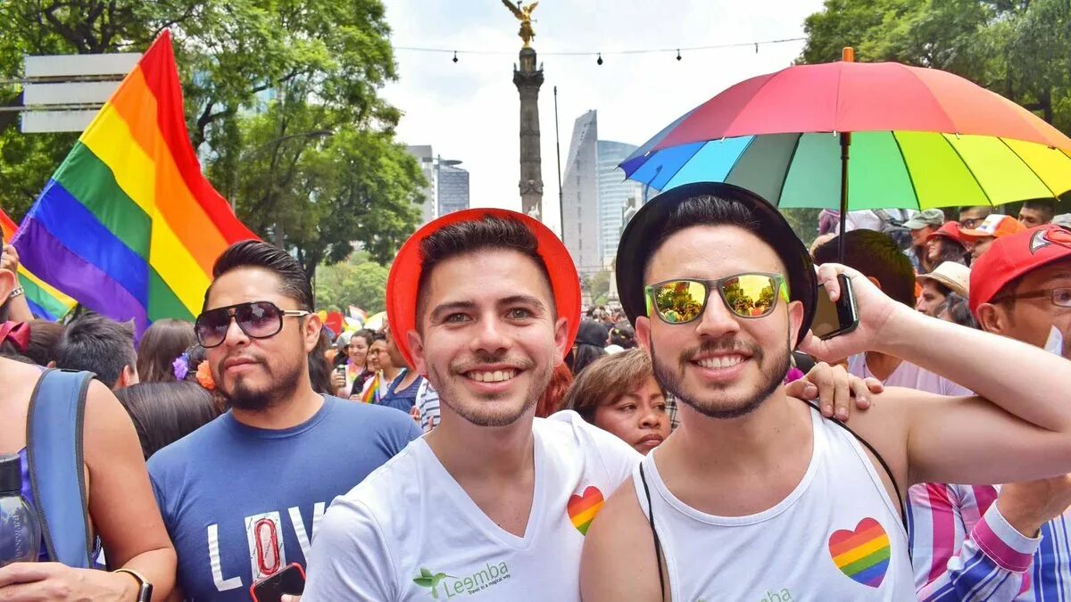 South gays. South gays. Мистер гомосек южный парк. Южный парк fags. Эл большой гомосек южный парк.