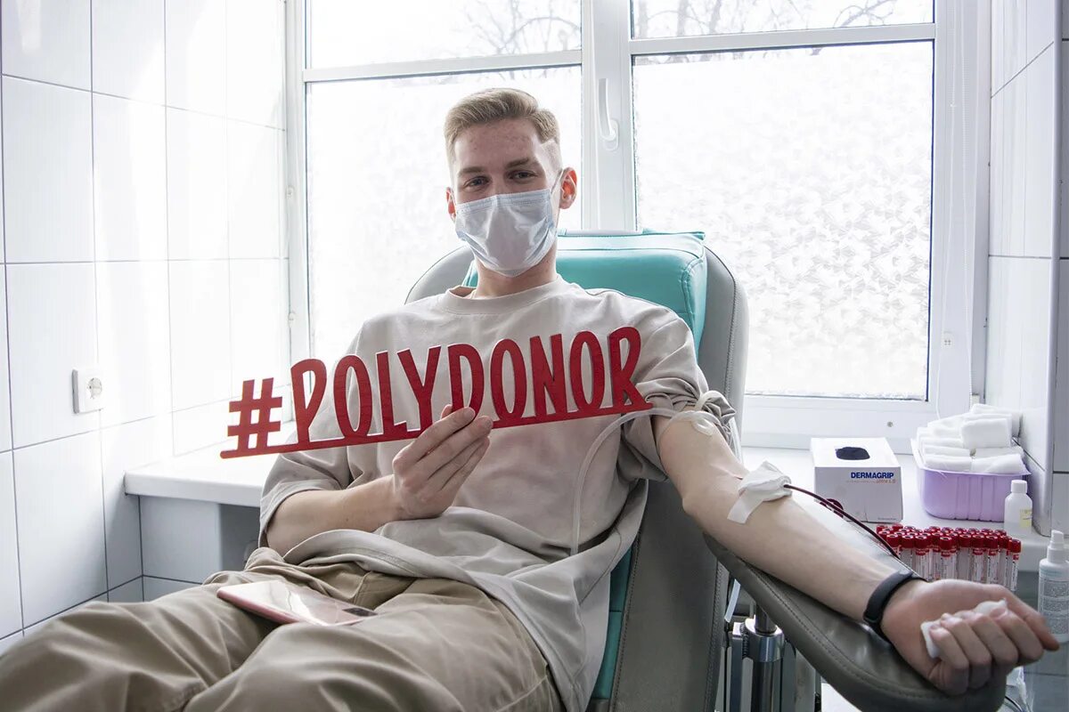 Спасая жизни отзывы. Сдать кровь спасти жизнь. Студенческая жизнь СПБГУ день донора. День донора в СПБГУТ. Спас на крови.