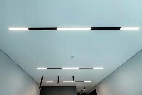 Натяжной потолок светильник линия