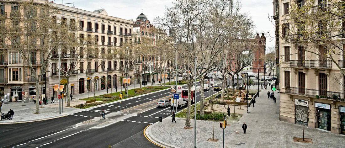 Барселона бульвар Пасео-де-Сан-Хуан. Passeig-de-St-Joan-Boulevard. Passeig Sant Joan. De street