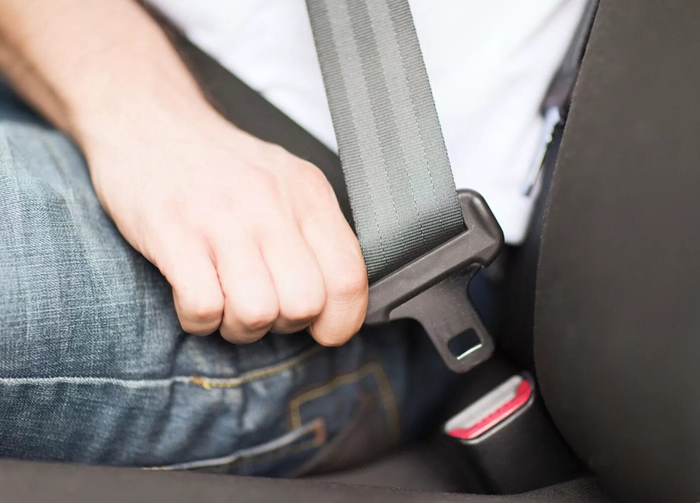 Нарушение правил ремней безопасности. Seat Belt. Safety Seat Belts. Ремень безопасности для автомобиля. Пристегнуть ремни.