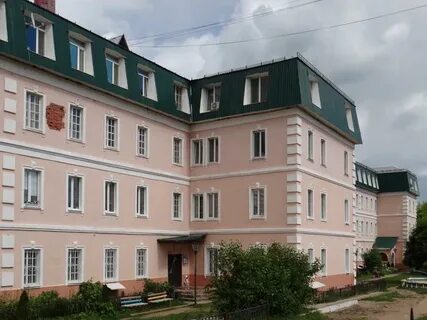 Красный серпухов