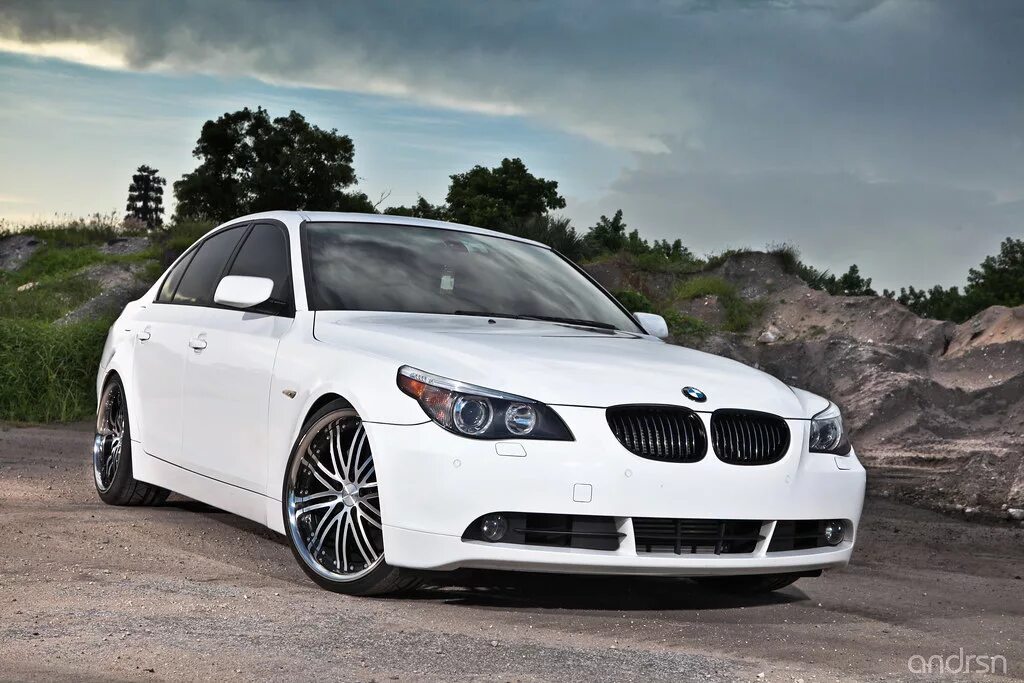 BMW e60 белая. BMW 5 e60 белая. БМВ е60 Рестайлинг белая. БМВ м5 е60.