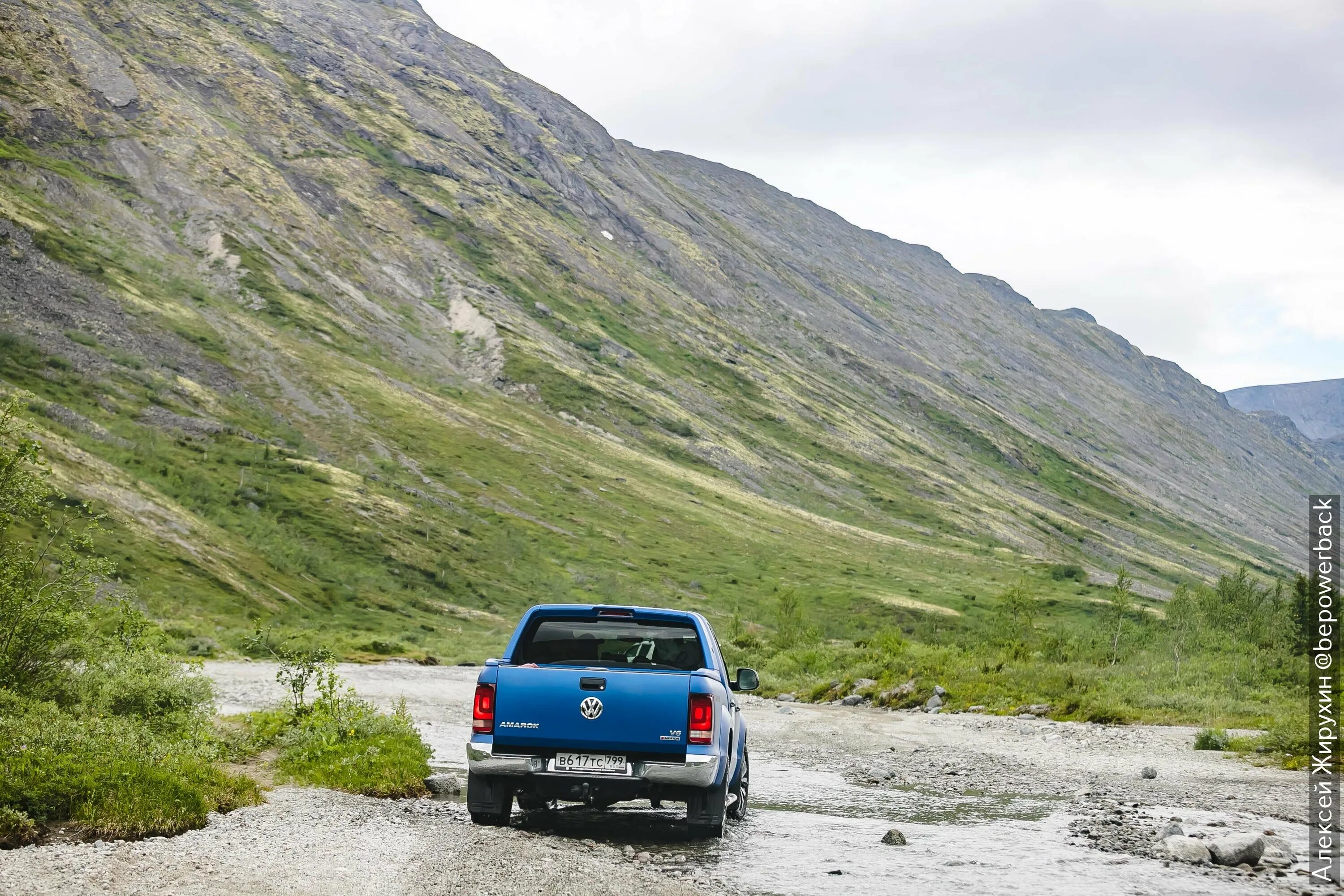 Путешествие в хибины на машине. Хибины авто с пробегом мурманск. Хибины джип сафари. Путешествие в хибины на автомобиле. Кольский джип тур.