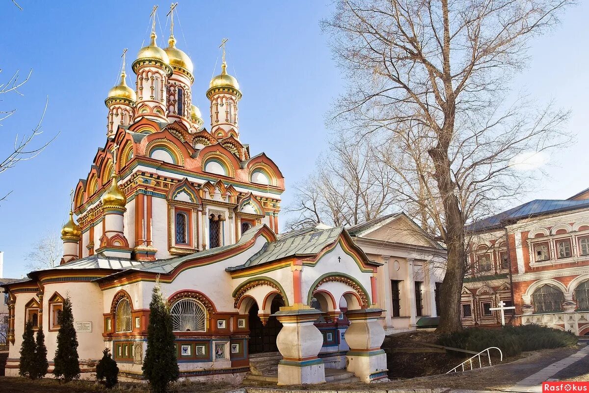 Русская православная церковь москва. Православные храмы Москвы. Православный собор в Москве. Храм на Берсеневской улице Москва. Неправославные соборы в Москве в Москве.