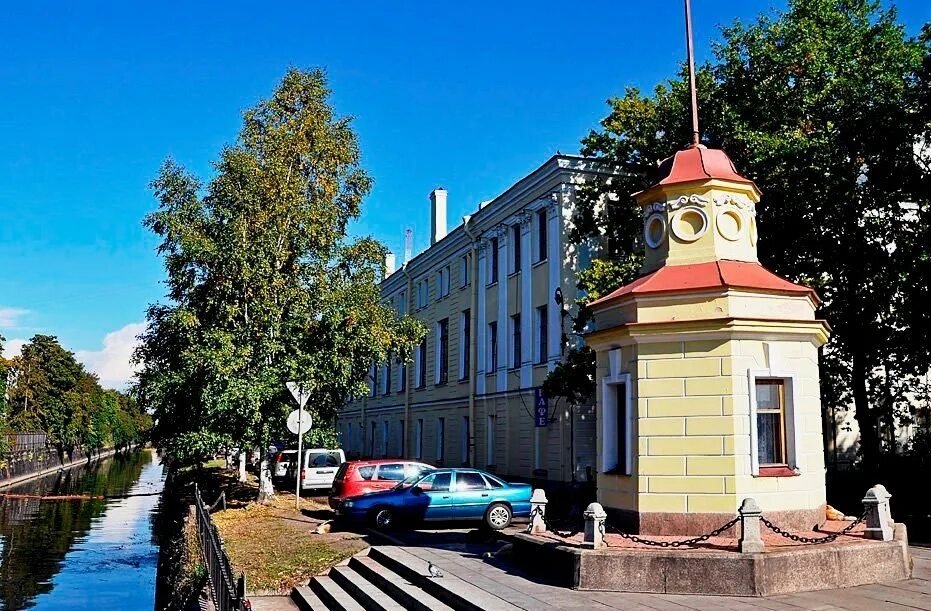 павильон мареографа в кронштадте. мареограф в кронштадте. балтийская система кронштадтский футшток. кронштадт нулевой. кронштадтский футшток кронштадт.