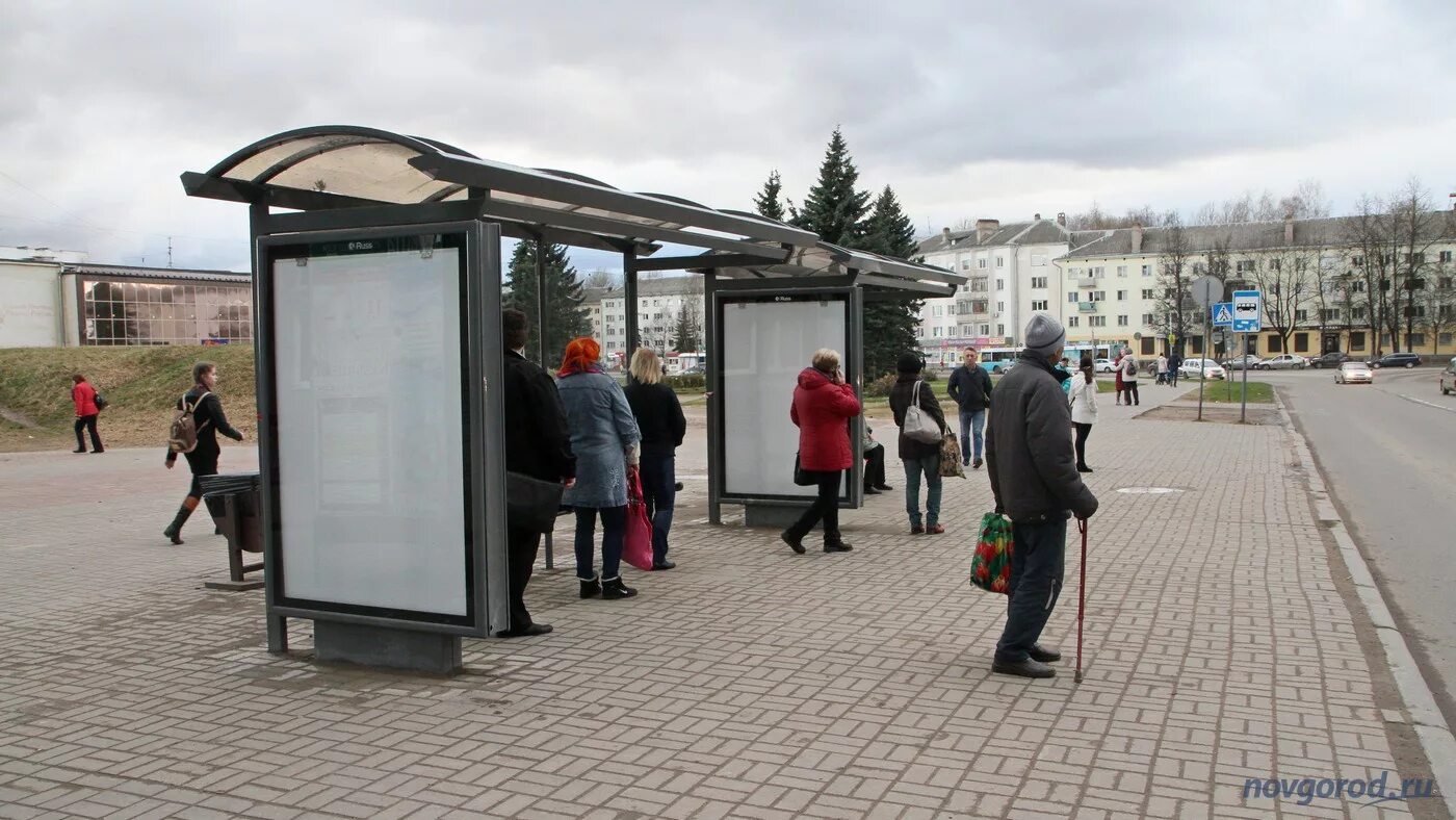 Остановка приезд. Остановки автобусов Великий Новгород. Остановка автовокзал Великий Новгород. Остановка улица Чудинцева Великий Новгород. Остановка площадь славы Нижний Новгород.