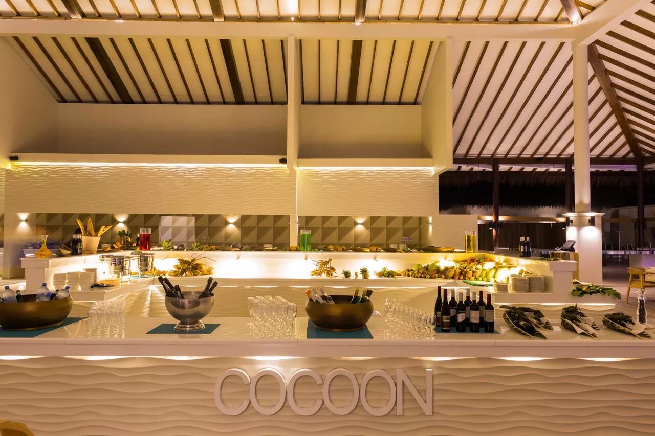 Cocoon maldives. Отель cocoon maldives 5. cocoon maldives 5*, мальдивы, лавиани атолл. ресторан на мальдивах. ресторан отель кокон.