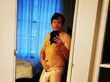 Bloke with 'world's biggest penis' plans 'full frontal&...