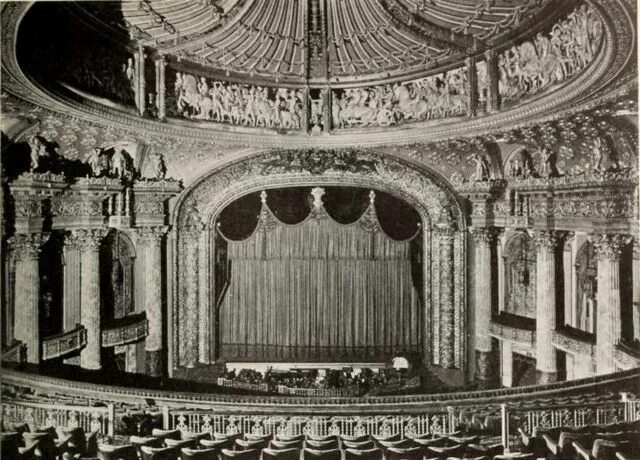 My visit to the theatre. Оперный театр Чикаго в 1918. Театр Чикаго внутри. Галерейка в театре. Театр Шеридана.