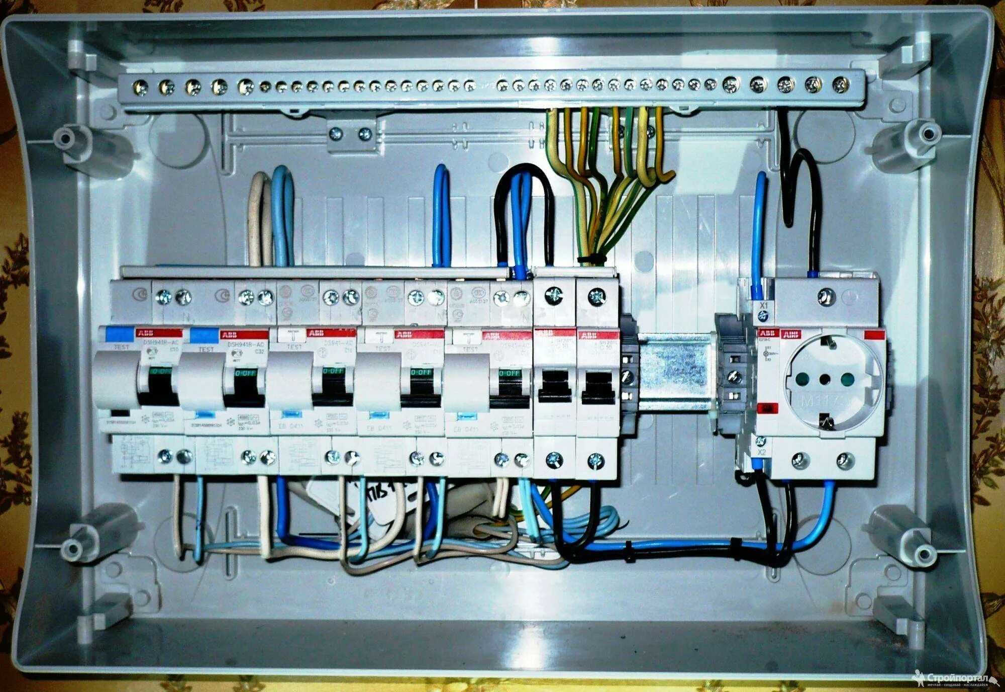 квартирный щиток электрический схема подключения проводки. расчет щита электрического. схема сборки электрического щита в квартире. расчет щита электрического. схемы распределительного щита на 220 вольт.