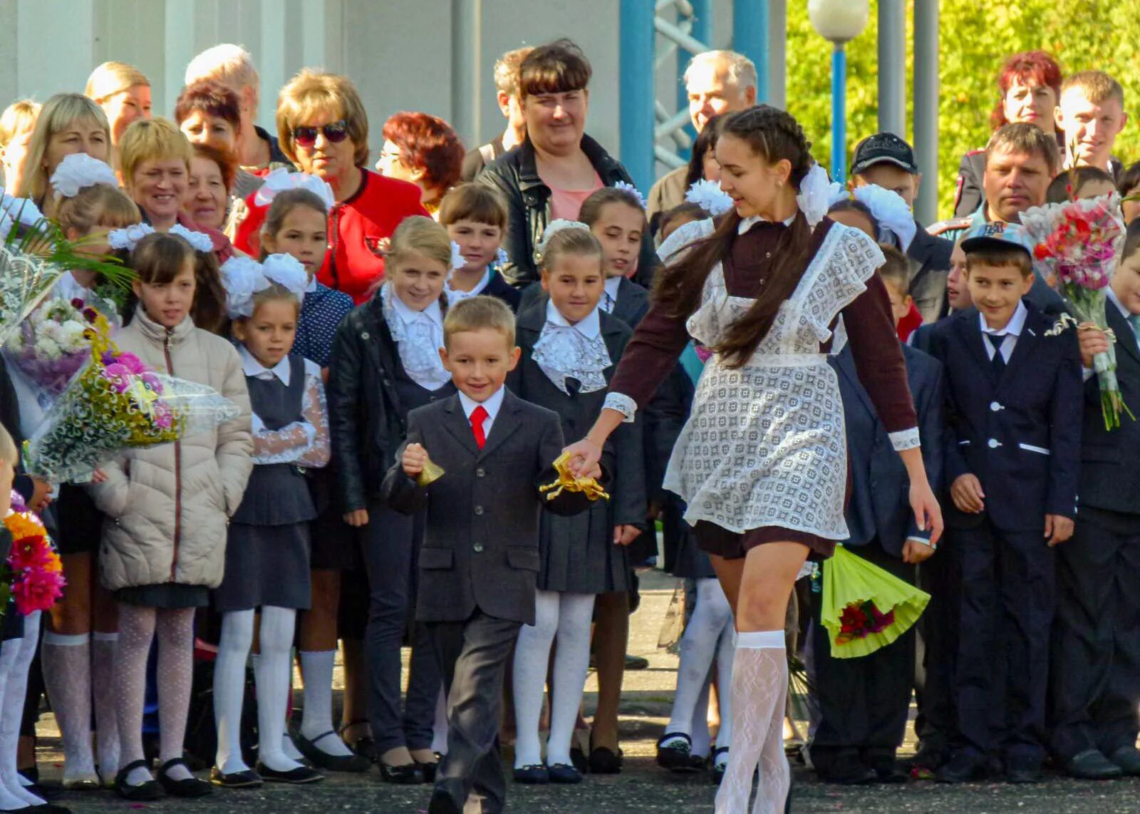 Скоро в школу фото. Лопатинская школа. Сколько учеников в школах в Пензы. Сколько школ в Пензе.