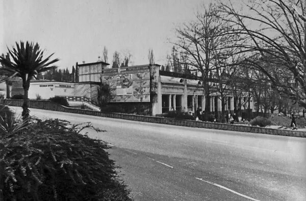 Старый Сочи Эллинский спуск. Поцелуевский гастроном в Сочи. 1934 Сочи. Сочи 1950е годы. Кинотеатр стар сочи