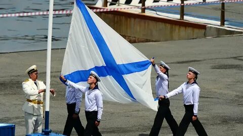Там среди желтого моря вьется андреевский стяг