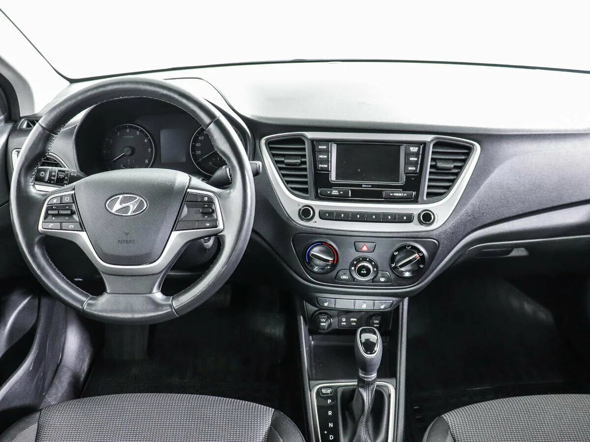 Hyundai solaris 2017 года полная комплектация. 6. P2096 solaris 2018. Hyundai solaris 2018 салон. хёндай саляртс белый 2018.