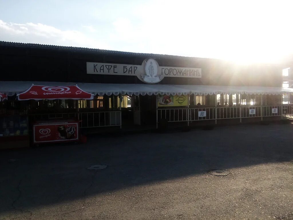 кафе на набережной новосибирск. гудман стейк хаус. горожане ресторан новосибирск. ресторан южане москва. ресторан мед в новосибирске.