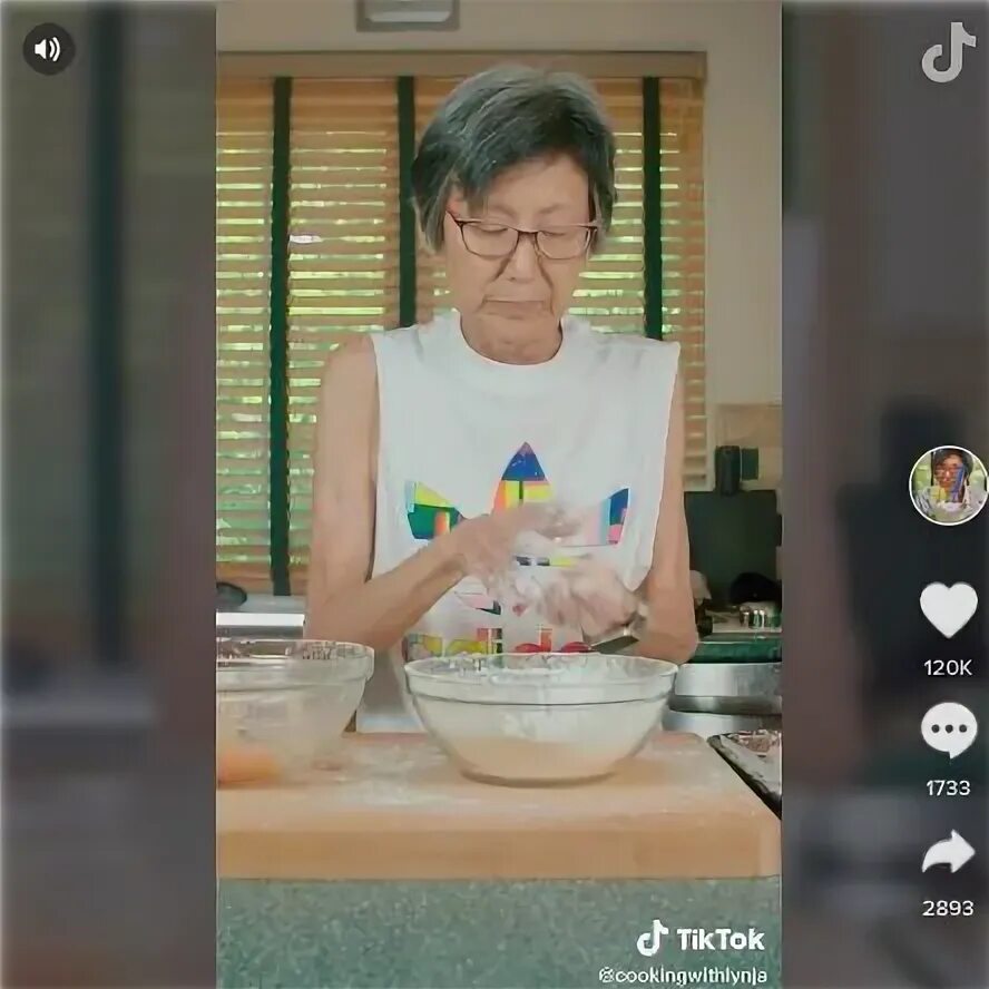 Cooking with lynja. Tik tok granny. Cooking with lynja. Фудблоггер анджела кокс фото. Cooking with lynja.