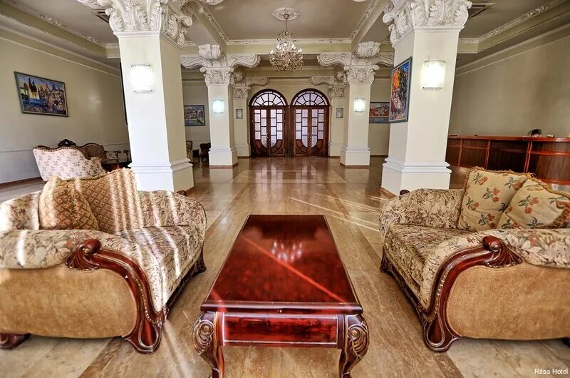 Гостиница рица люкс махачкала. Рица сухум абхазия. Гостевой дом рицца гагры. Рица отель стандарт сухум. Сухум набережная махаджиров гостиница рица.