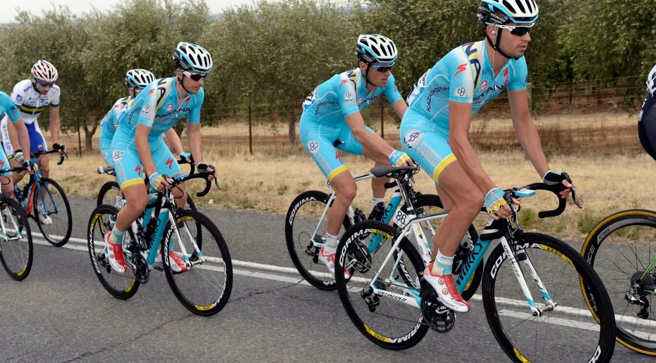 Cycling team. English first cycling team. Education first велокоманда. Велосипедист профессионал. Cycling team.