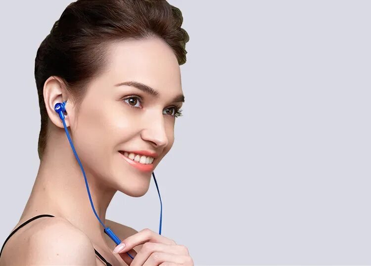 Хуавей звук наушников. Наушники Monster am15. Наушники Хуавей Earbuds 3.5. Наушники хонор в ушах. Наушники Хуавей красивые.