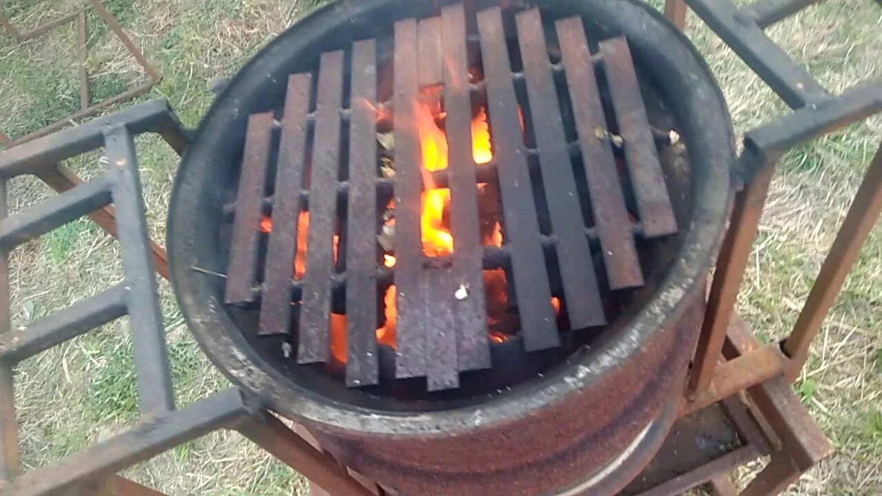 Печь под казан своими руками из дисков. Буржуйка для дачи из дисков. подставка под казан из грузовых дисков. мангал под казан из дисков камаз. печь под казан с дисков.