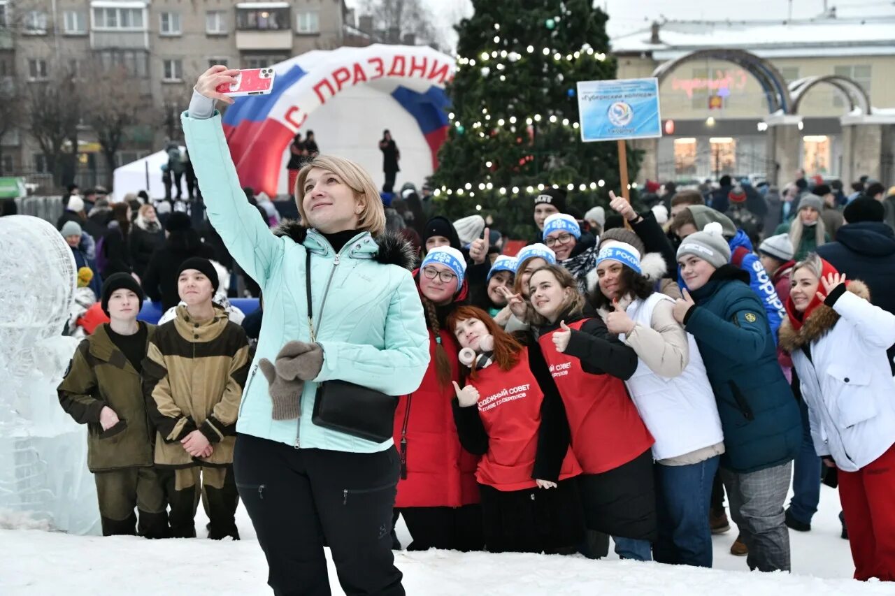 Студенты отмечают день студента. Празднование дня студента. Студенческие гуляния. Гуляние в день студенчества. Студенческие гуляния 25 января.