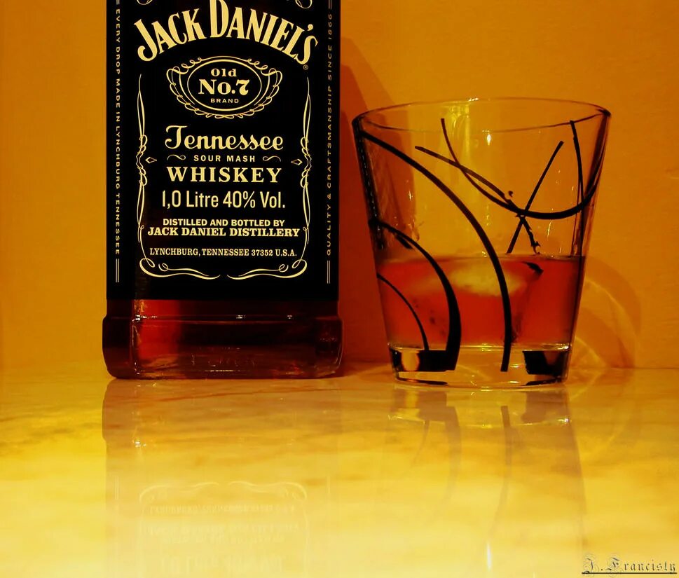 Whiskey in the jar перевод. Whiskey in the Jar. Джар для виски. Whiskey in the Jar - 1998. Metallica Whiskey in the Jar.