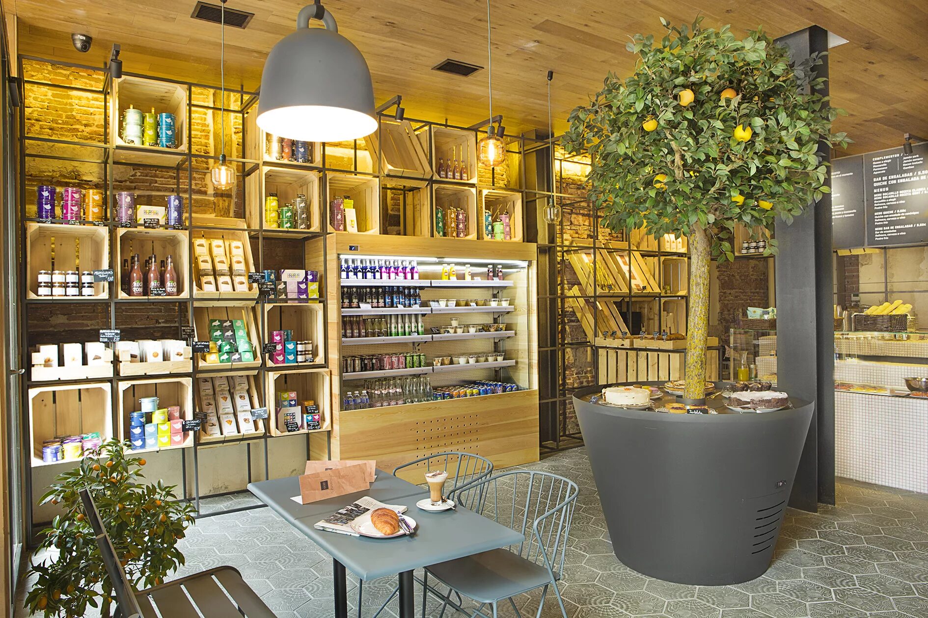 Конфетный магазин. Магазинчик со. Необычные магазины. Продуктовый магазин. Витрина со сладостями.