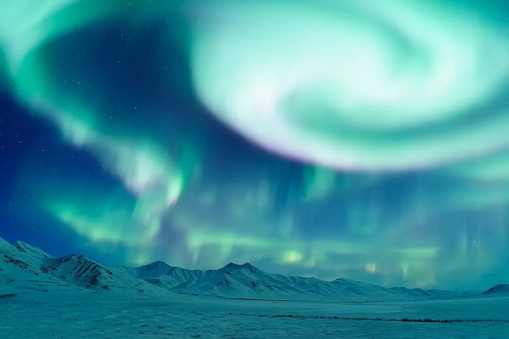 Северный облака. Пасмурное небо. Полярное сияние это природное явление. Хребет кваркуш. Белое полярное сияние.