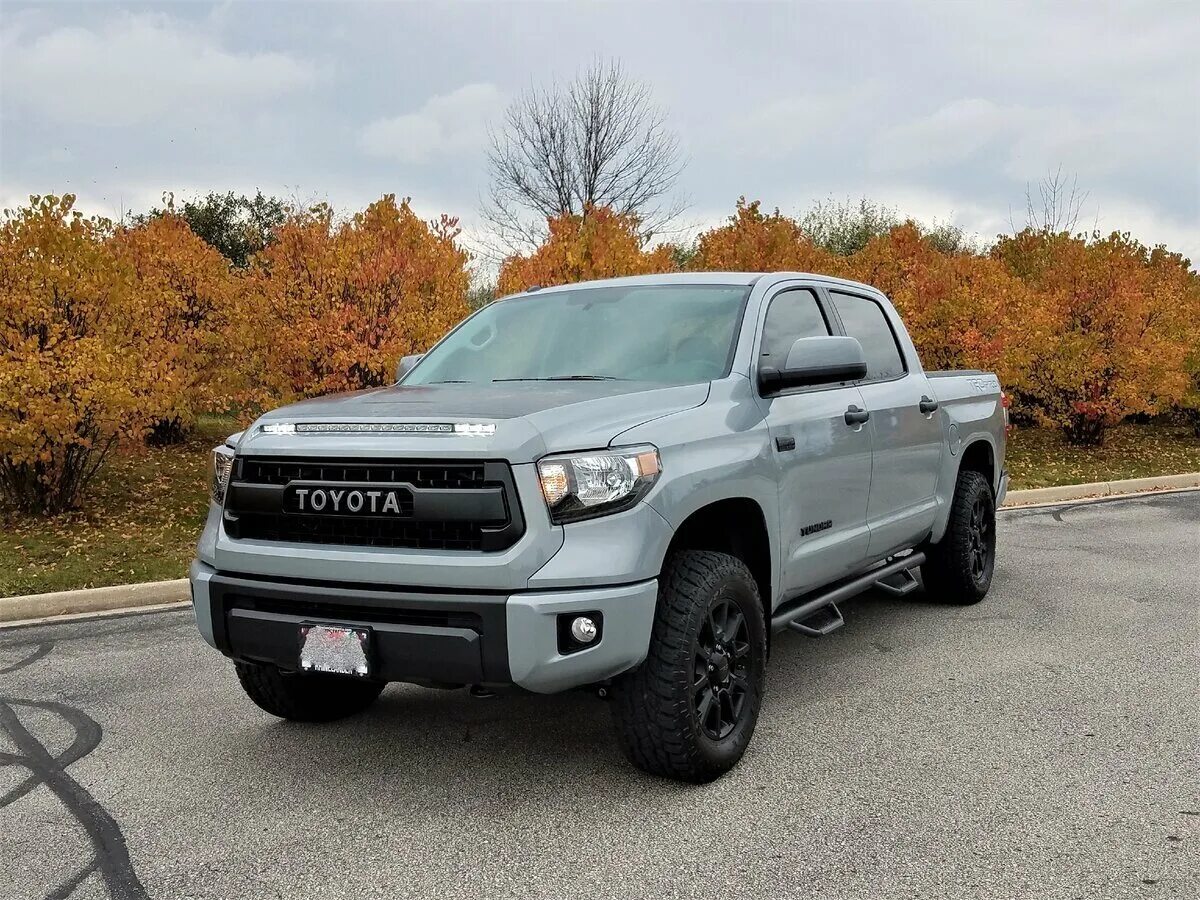 Тундра стоит. Toyota tundra. toyota tundra тундра. тойота тундра в тундре. toyota tundra 2025 tuning.