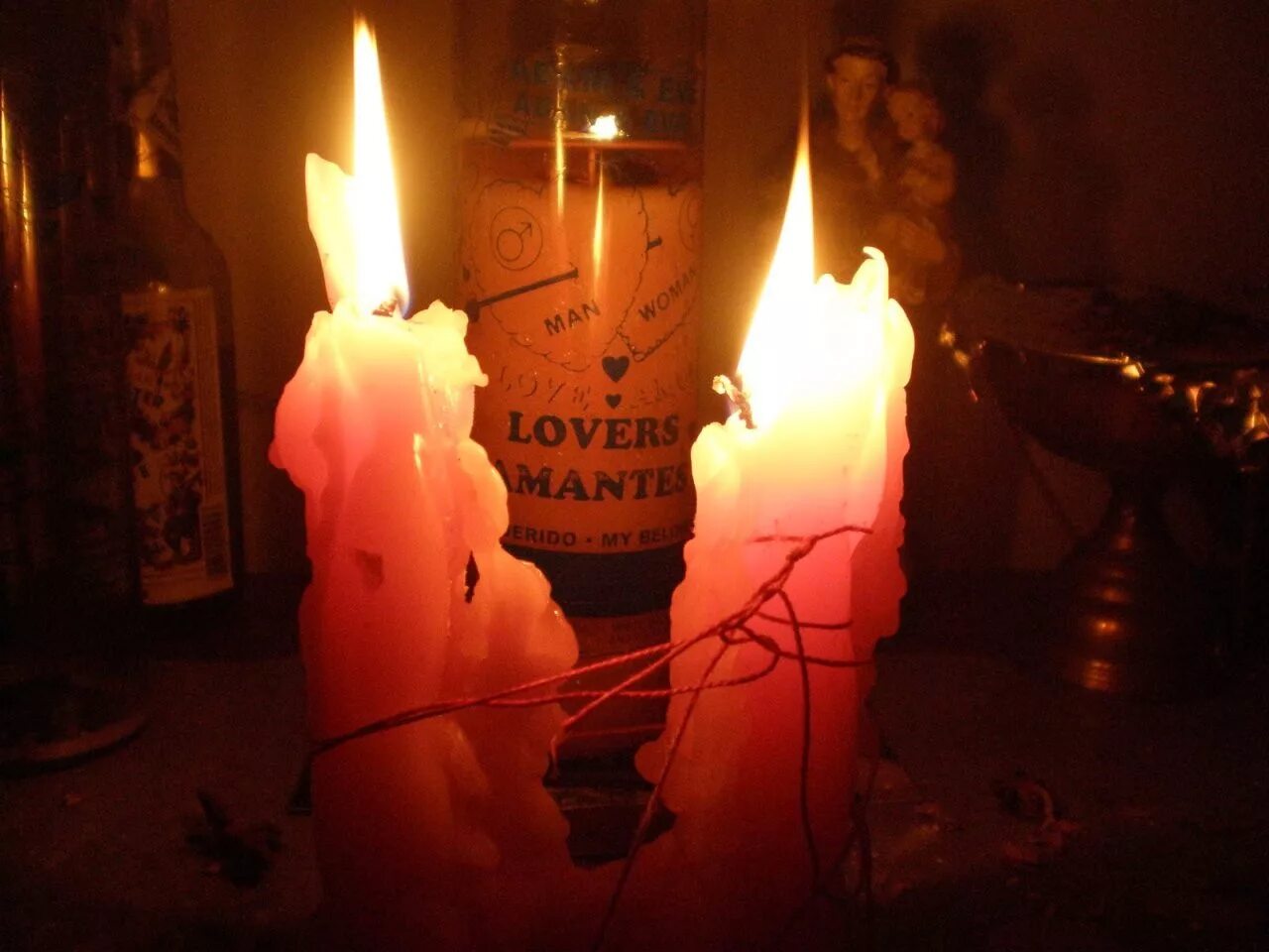 Сильный приворот на свечи. Ритуал отворота. Приворот свечи. Отворот магия. Свечи для обряда.