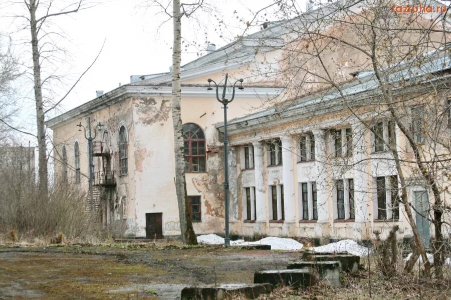 Александровск пермский край сайт. ДК Александровск Пермский край. Дворец культуры город Александровск. Дворец культуры Александровского Пермском крае. Церковь Александровск Пермский край.