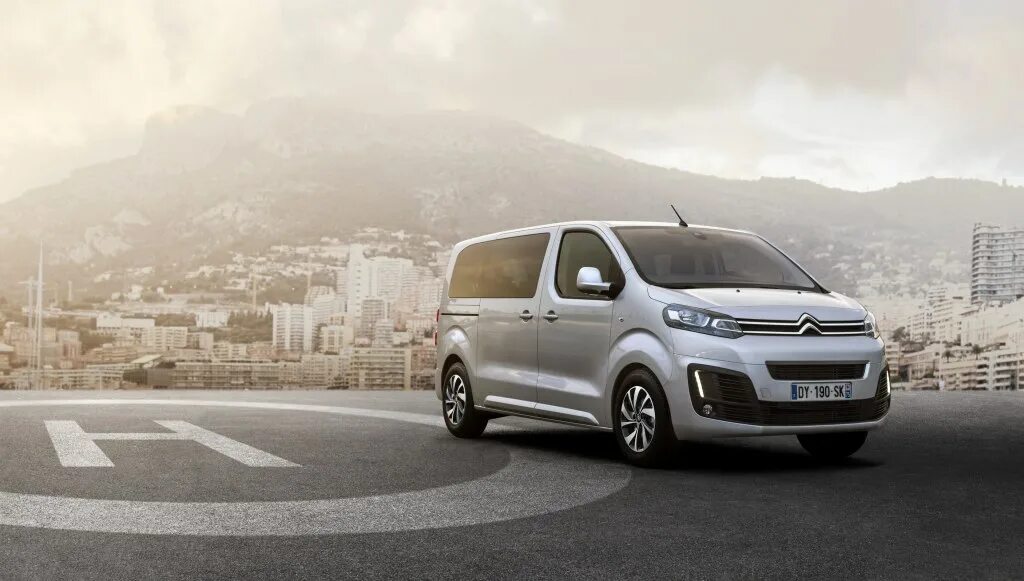 Микроавтобус ситроен space tourer. Citroen spacetourer peugeot. Новый ситроен спейс турер. Новый ситроен спейс турер. Ситроен space tourer 2019.