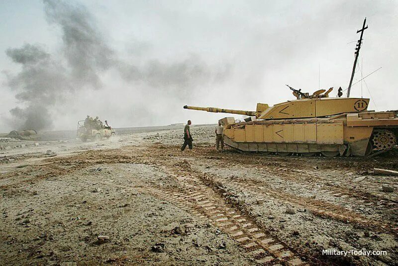 Подбитый челленджер. Челленджер 2 танк в Ираке. Challenger 2 в Ираке. Танк Челленджер 2 подбитый в Ираке. Fv4034 Challenger 2.