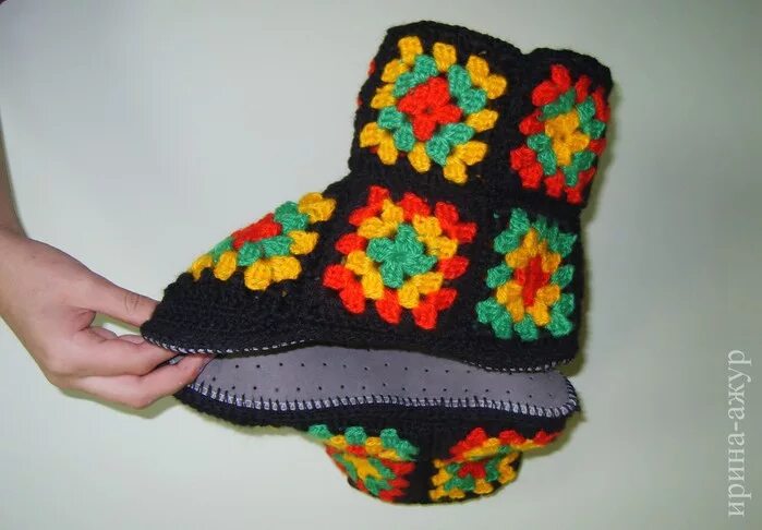 носки из бабушкиного квадрата. тапочки из бабушкинова ква. бабушкины тапочки крючком. тапочки бабушкин квадрат. тапочек из бабушкиного квадрата.