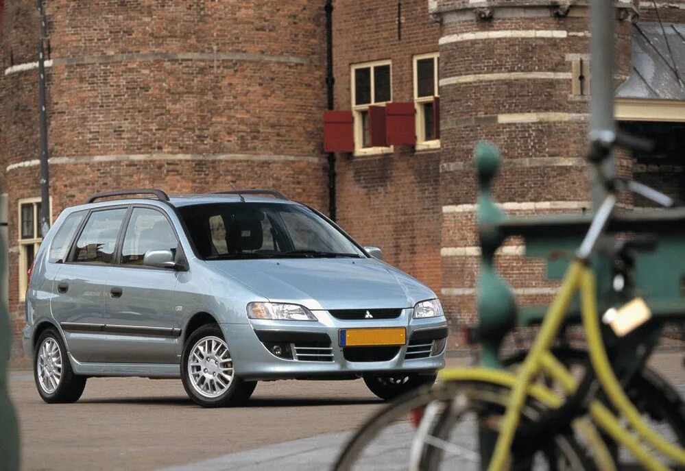 Mitsubishi space star 2002. Mitsubishi space star 2002. митсубиси спейс 2005. Mitsubishi space star 1. Mitsubishi space star 1998-2004.