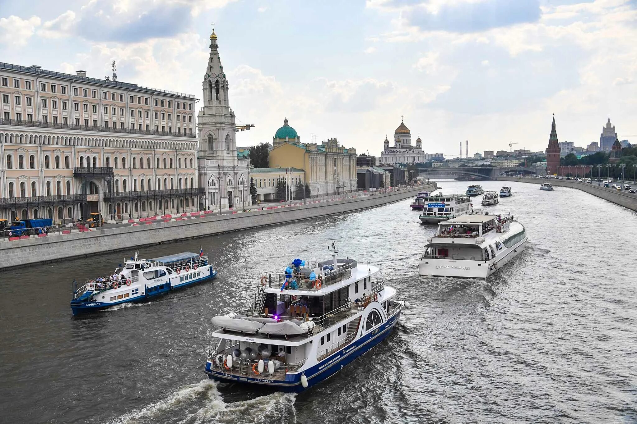 Москва река 2022. Теплоход Москва река. Акватория Москвы реки. Москва река сейчас.