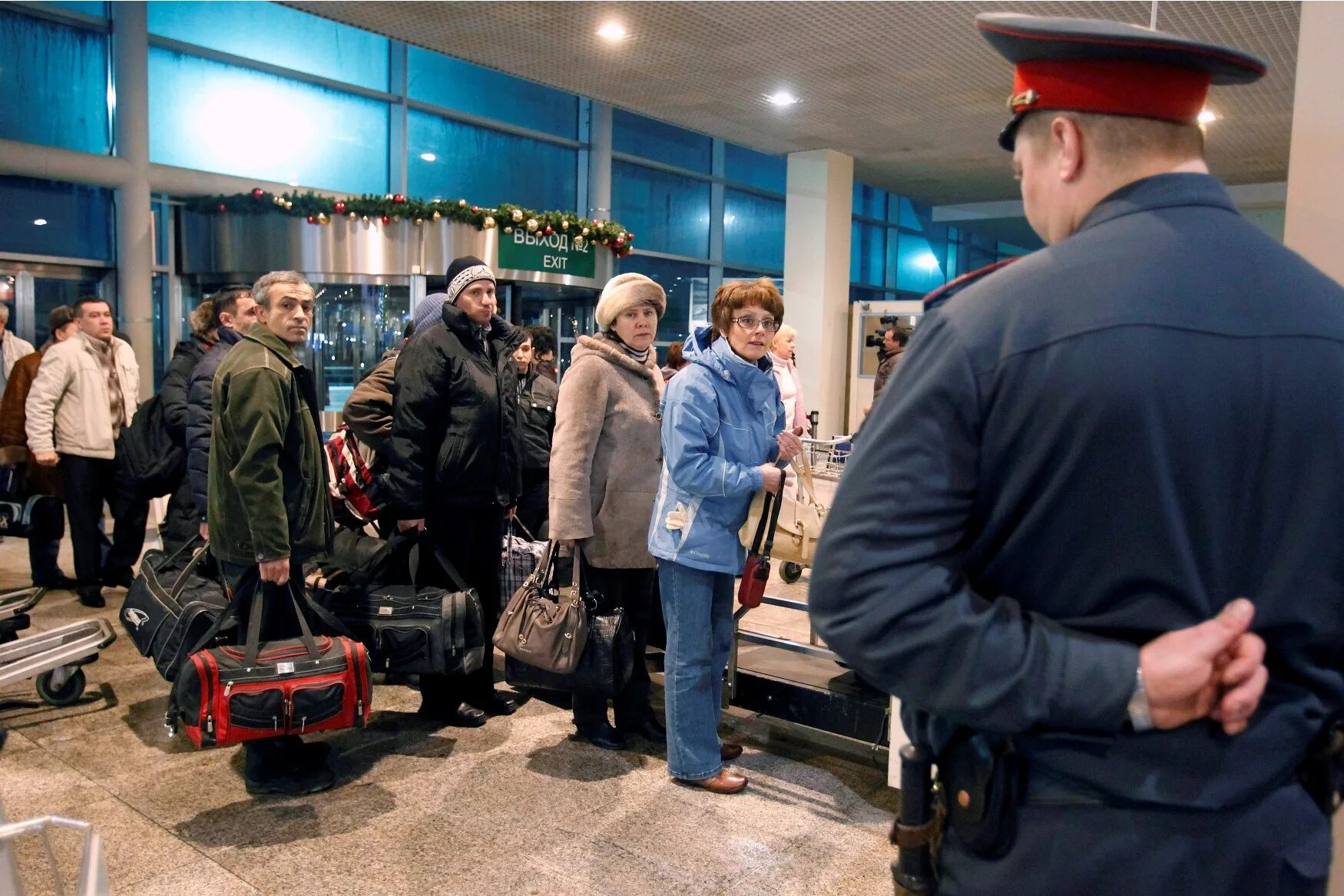 Теракт в аэропорту Домодедово. Секьюрити Домодедово аэропорт. Теракт в аэропорту Домодедово в 2011-м. Депортация в аэропорту домодедово