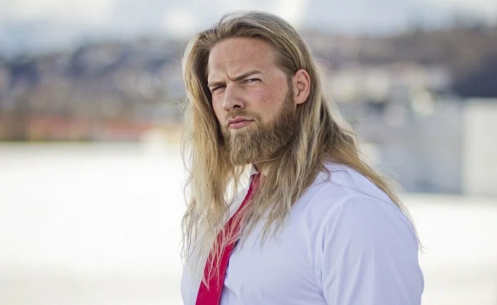 Лассе матберг морской офицер. Лассе матберт. Норвегия люди внешность. Как выглядят норвежцы. Шведы норвежцы датчане.