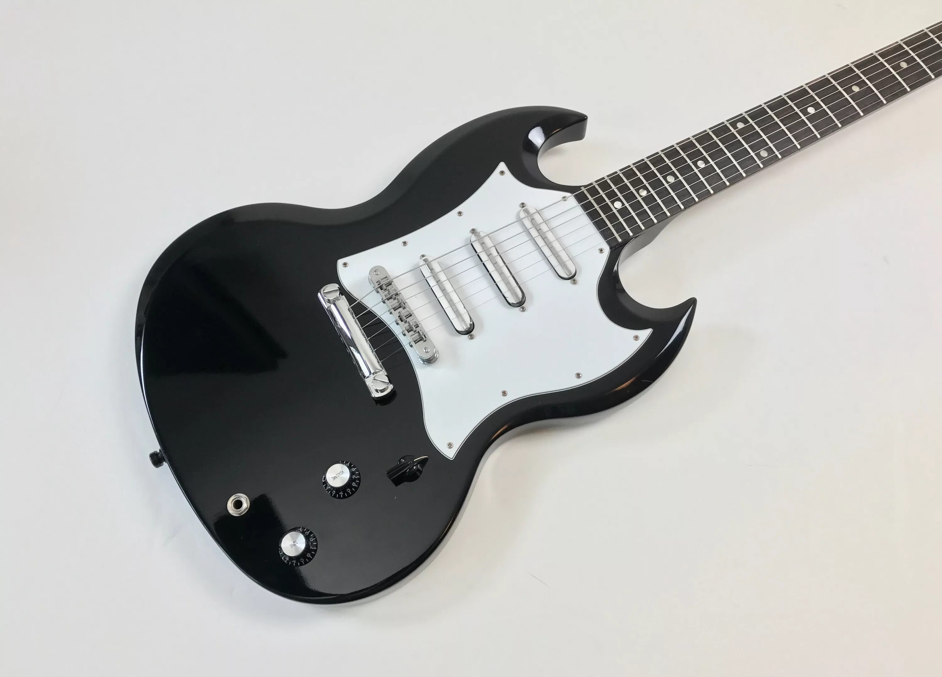 Сингл гитара. Gibson sg single coil. gibson sg 1958. гибсон 1 сингл. gibson sg с тремя хамбакерами.