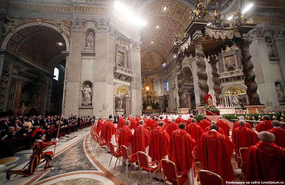 Как называется месса. Папа Римский в соборе Святого Петра. Месса в Ватикане. Папа Римский в Риме в соборе.