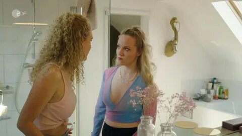 Emilia von Heiseler, Pauline Angert - SOKO Köln s21e20 (2023) HD 1080p.