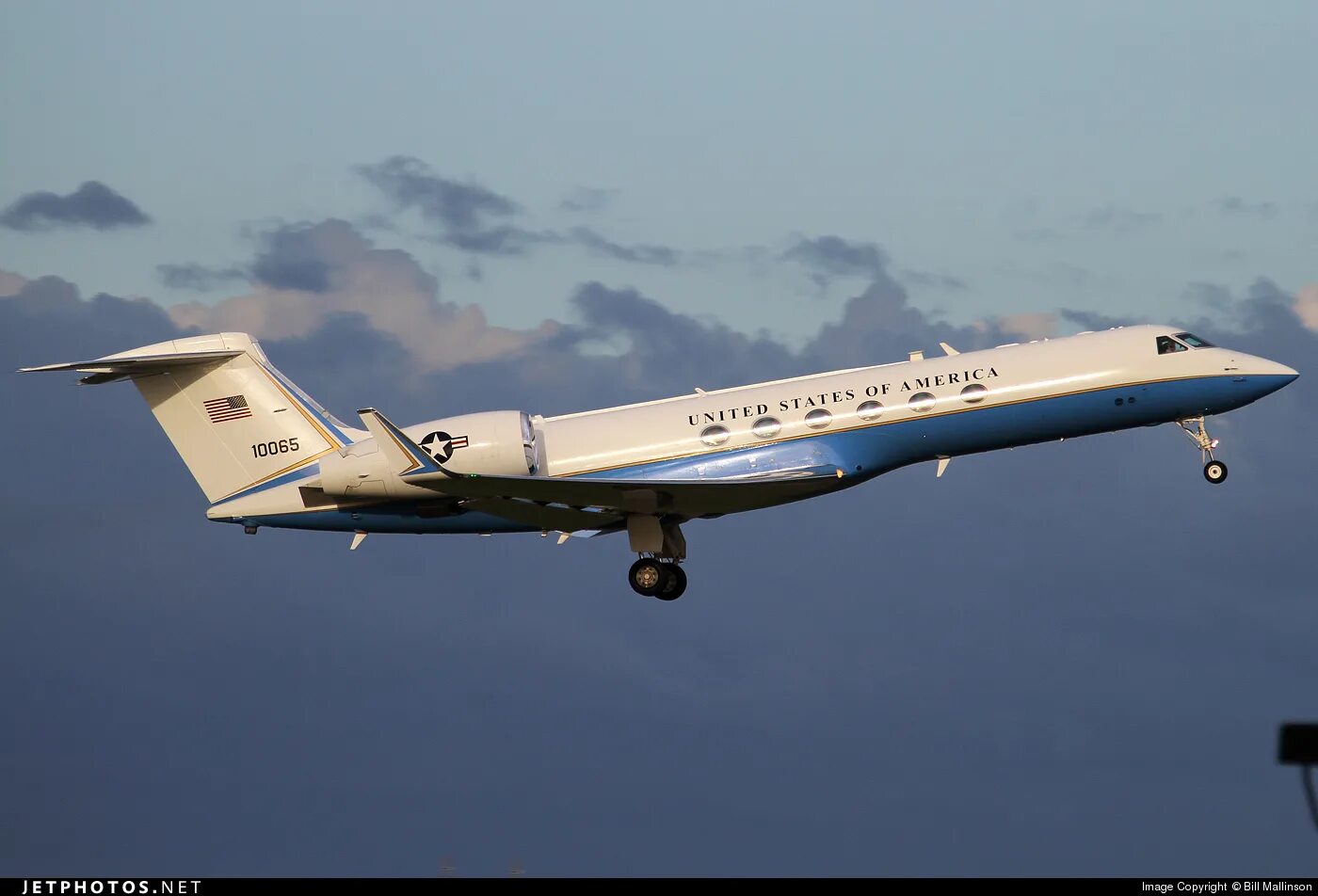 37 c f. Gulfstream c-37a. Гольфстрим c 37. А-37 самолет. United States Army Gulfstream c-37a.