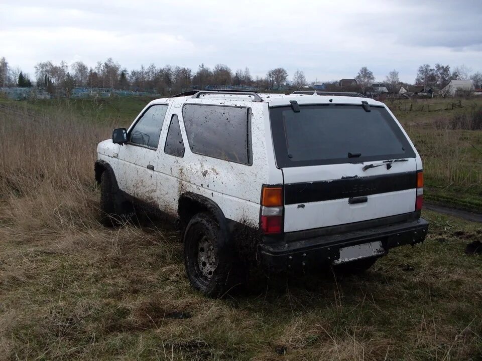 Купить террано бу на авито. Nissan Terrano 1. Ниссан Террано 1 поколения. Ниссан Террано 1993. Nissan Terrano 1987.